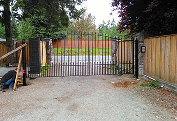 Iron Gate Installation, Plano