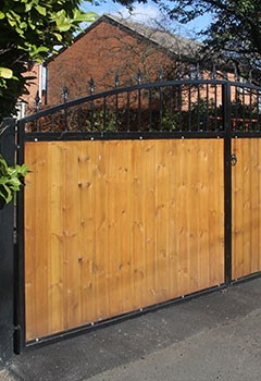 Wooden Gate Repair Near Mesquite